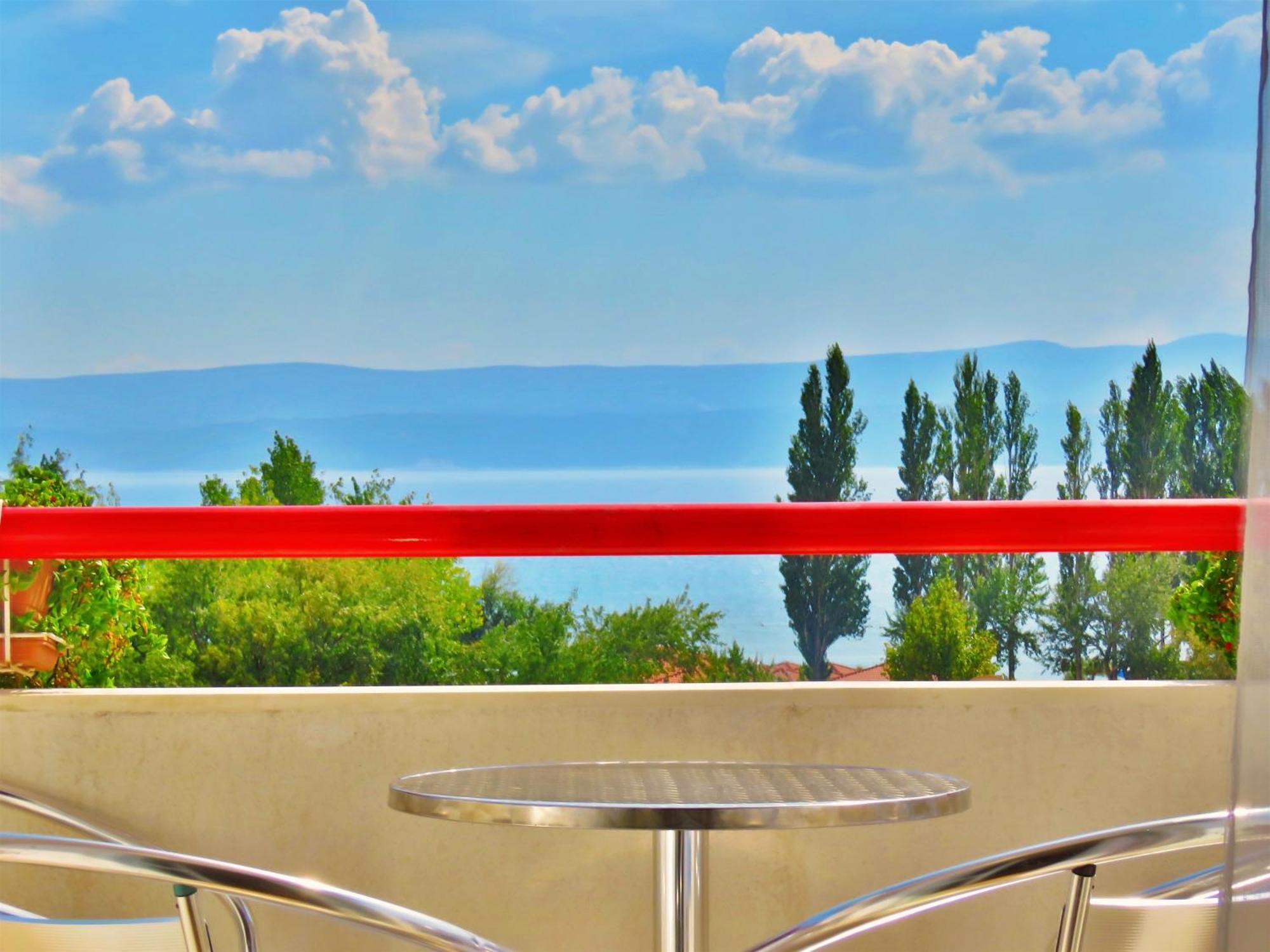 Apartments Zvone Омиш Номер фото